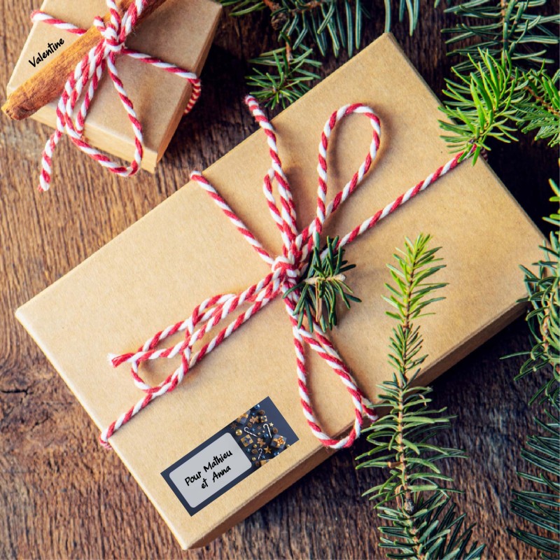 Lot d'étiquettes Noël personnalisées prénom version papier cartonné ou  autocollants pour décorer vos cadeaux de Noël